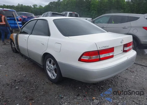 2001 Lexus Es 300 z USA, uszkodzony, nr VIN JT8BF28G110330301